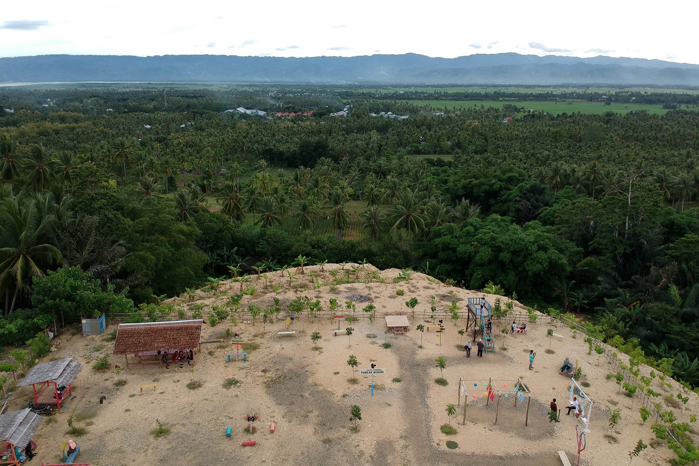 Puncak Mahoni di Desa Huidu, Limboto Barat, Gorontalo